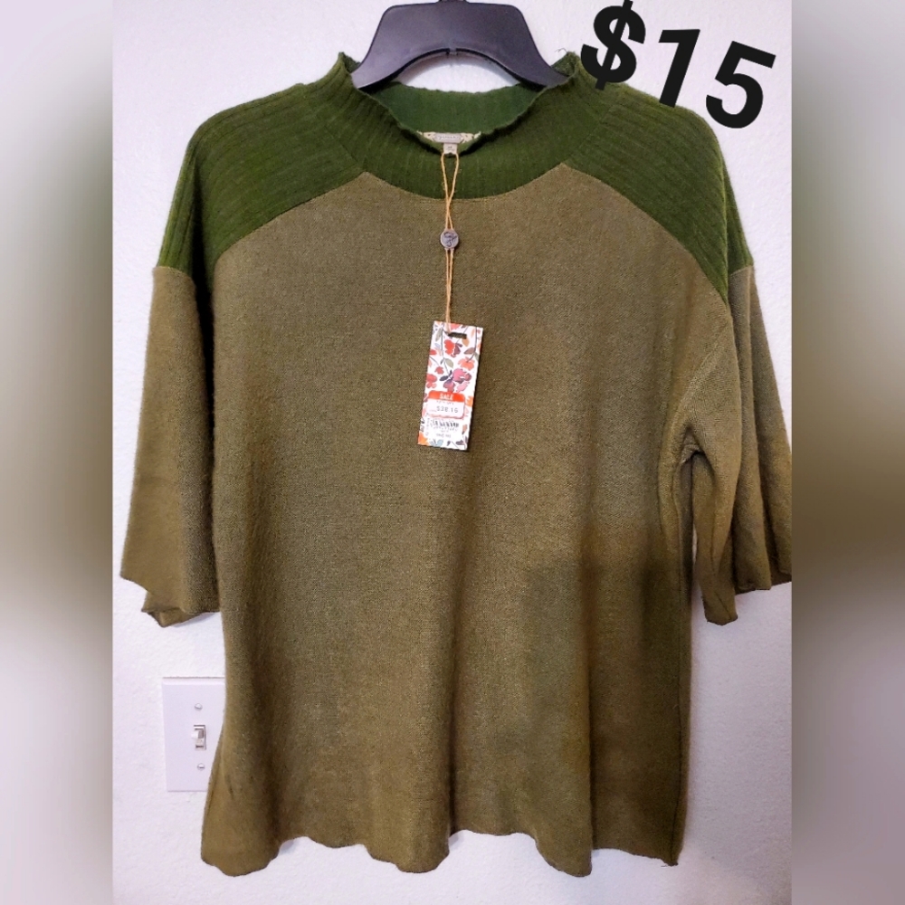 Gimmicks BKE Sweater